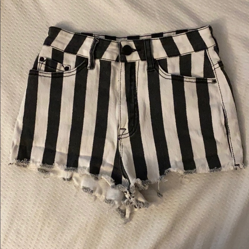 BDG urban outfitters stripped denim shorts Sz 26